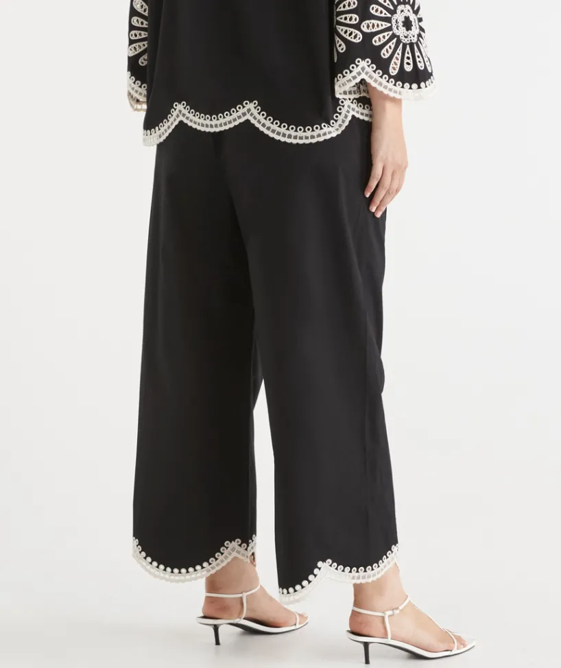 Sussan Pants>Embroidered Scallop Hem Pant
