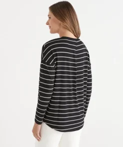 Sussan Tops|T-Shirts><noscript><img width=