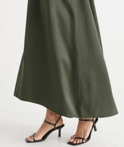 Sussan Dresses>Satin Sleeveless Column Maxi Dress