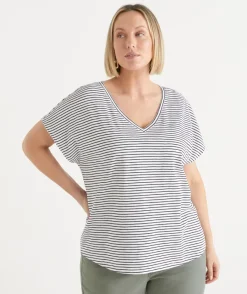 Sussan Tops|T-Shirts><noscript><img width=
